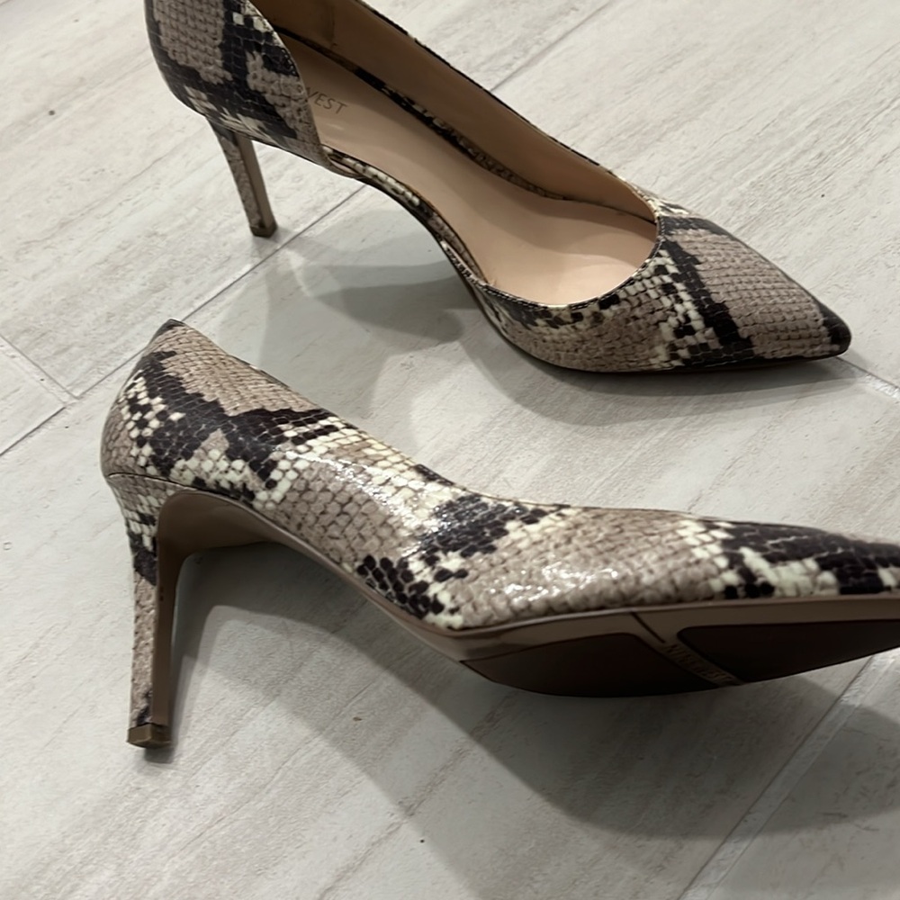 Nine West Women’s Scale Print Pointed Heels View 5